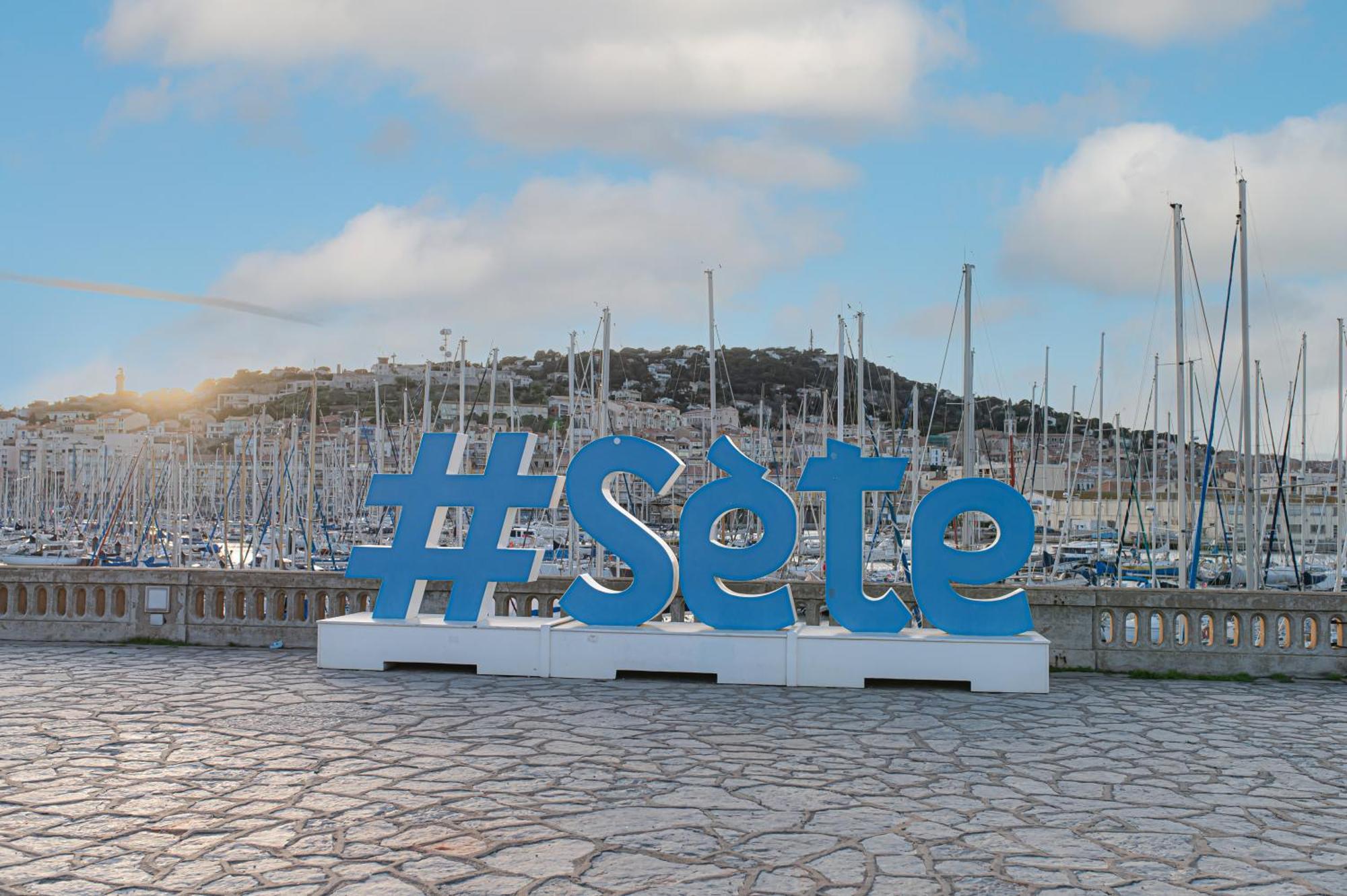 Le Grand Hotel Sete Bagian luar foto